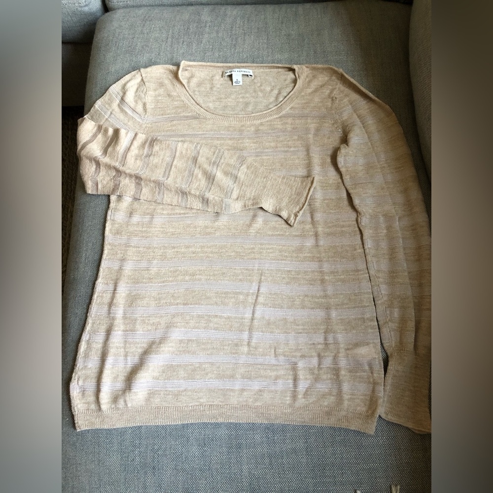 Lightweight summer cotton sweater in a beautiful wheat color.